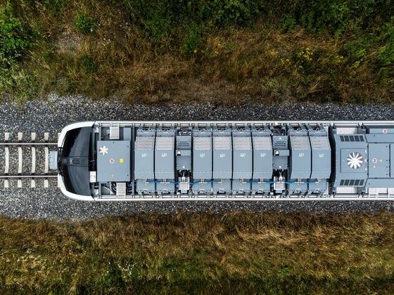 Alstom et Verkehrsverbund Mittelsachsen présentent un nouveau train électrique à batterie en Allemagne